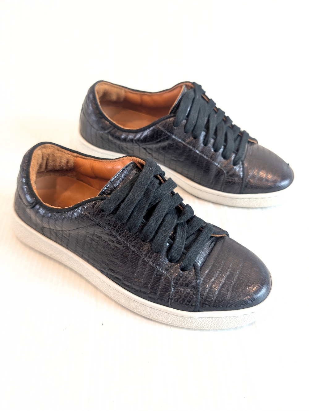 FRYE Women's Black Textured Leather Low-Top Sneakers Size 5.5